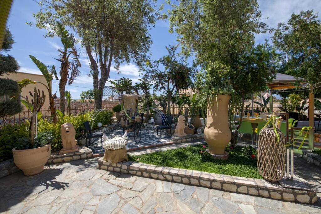 Renas Secret Garden House Ferienhaus