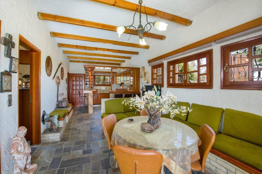 Ferienhaus Renas Secret Garden House *