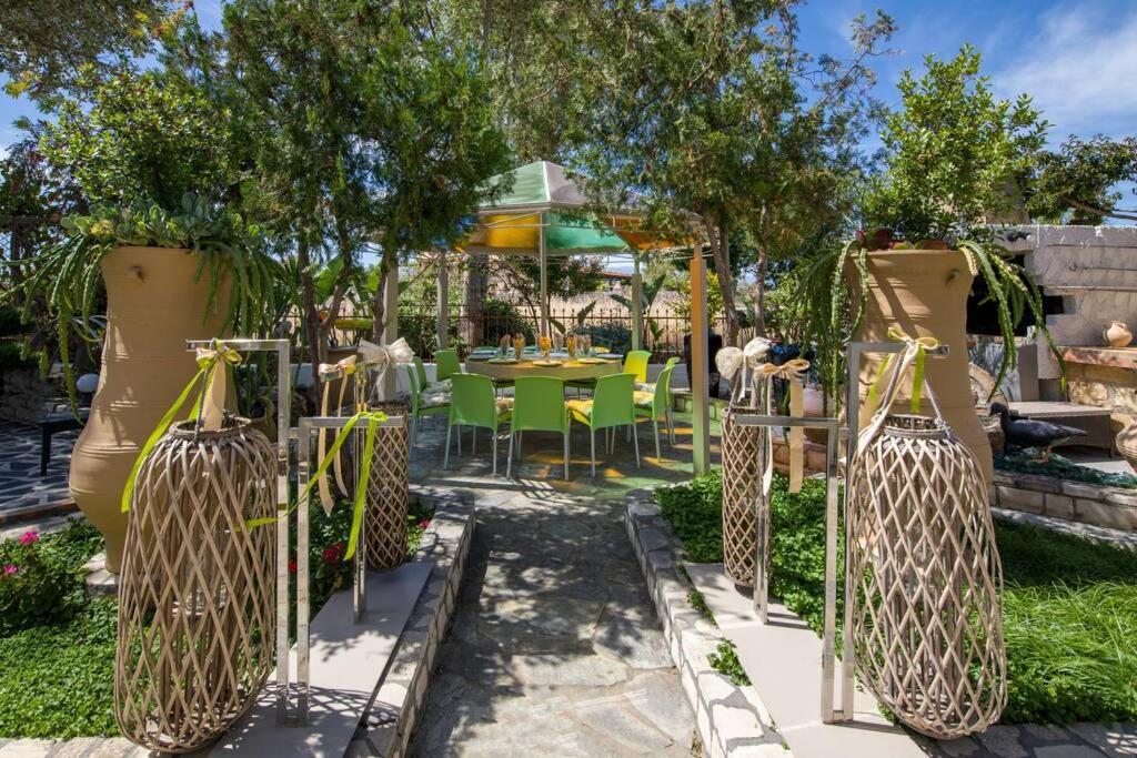 Ferienhaus Renas Secret Garden House *