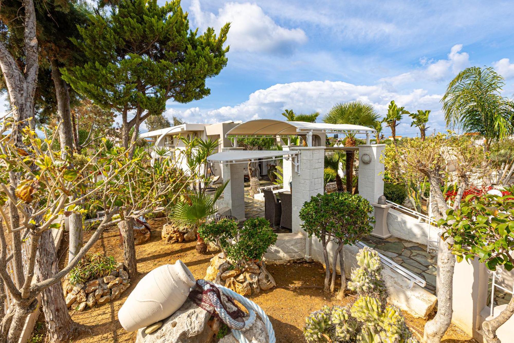 Ferienhaus Renas Secret Garden House