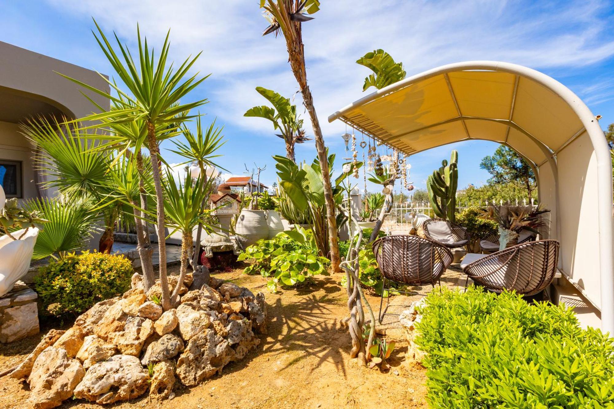 Renas Secret Garden House Vakantiehuis